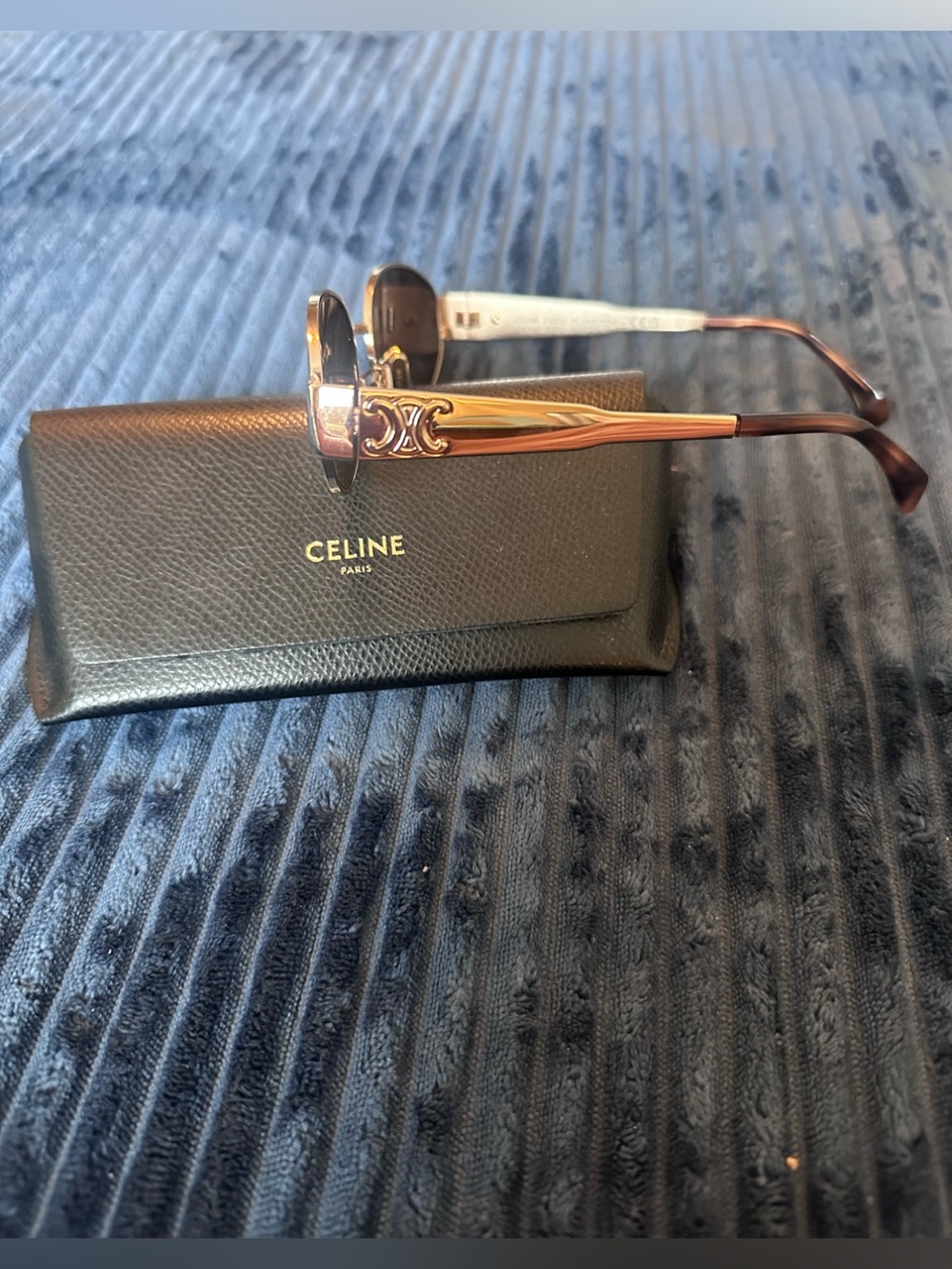 Authentic CELINE Triomphe Metal 01 Oval Sunglasses - Picture 3 of 6